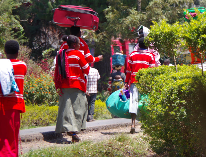 Trägerinnen in Ruanda